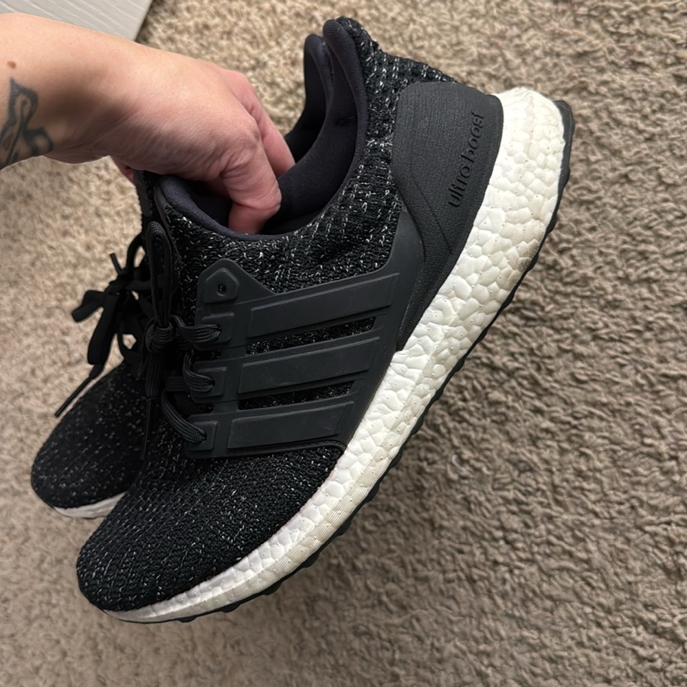 ADIDAS ULTRABOOST